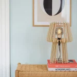 Настольная декоративная лампа как элемент интерьера