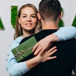 Ви досі даруєте речі? Є подарунок, який не треба буде ховати в шафу