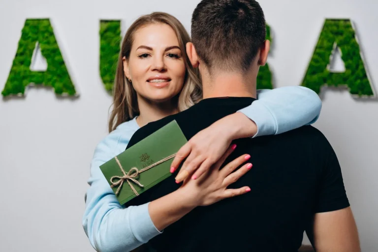 Ви досі даруєте речі? Є подарунок, який не треба буде ховати в шафу